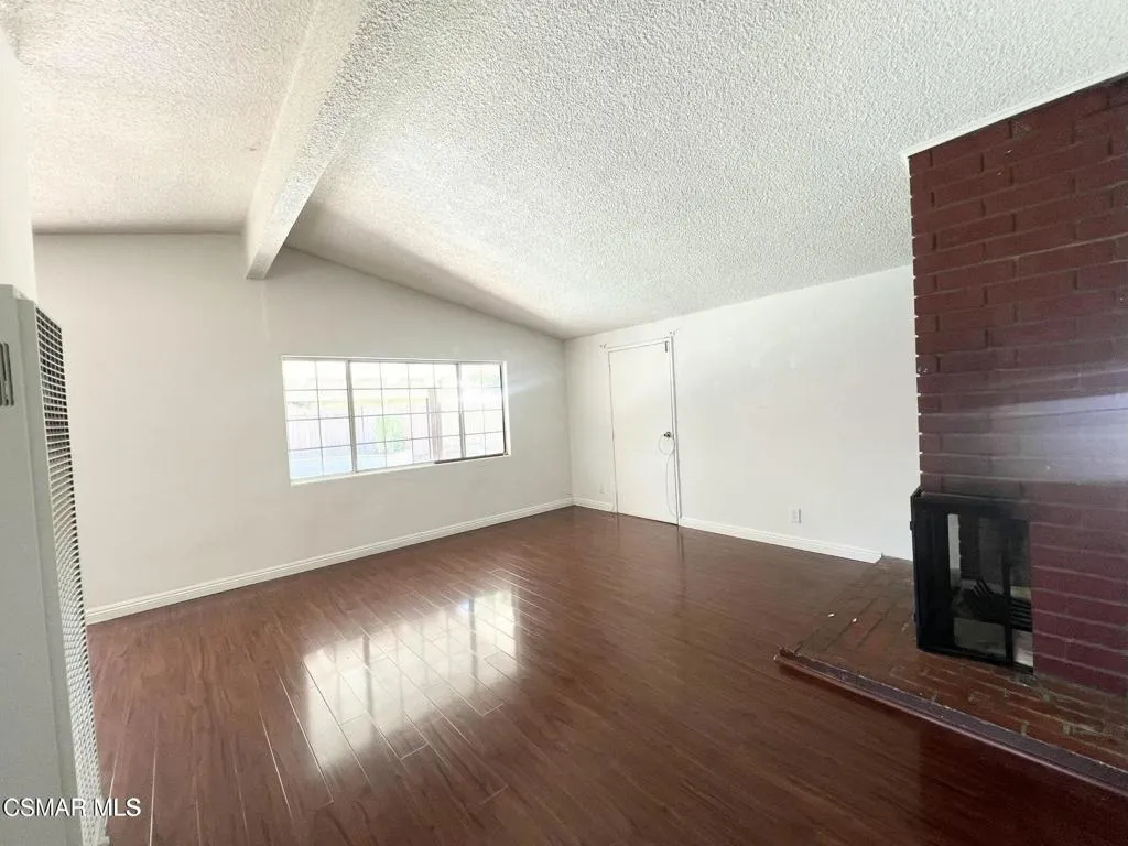 1507 4th Street, Simi Valley, California 93065 home-pic-14